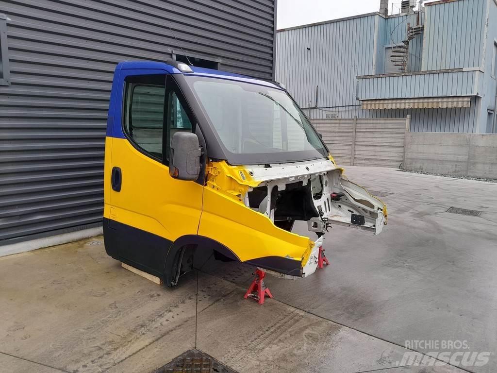 Iveco DAILY 駕駛室與內部