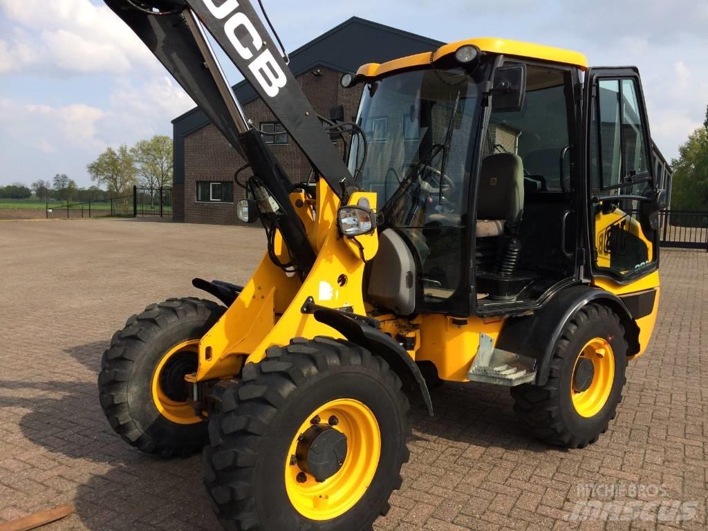 JCB 406 輪胎式裝載機