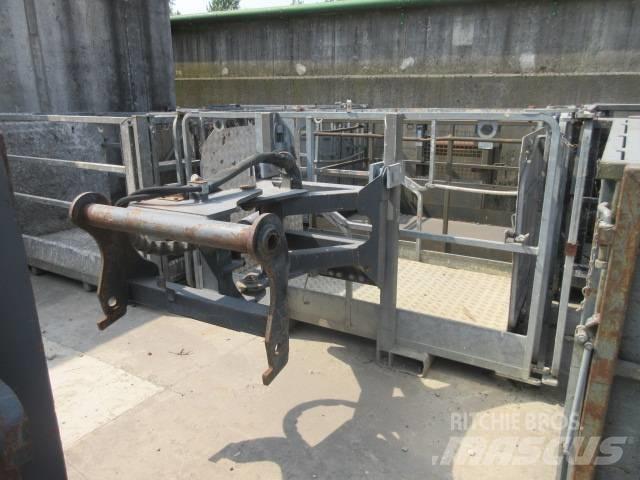 Manitou MRT 1850 伸縮臂操作車