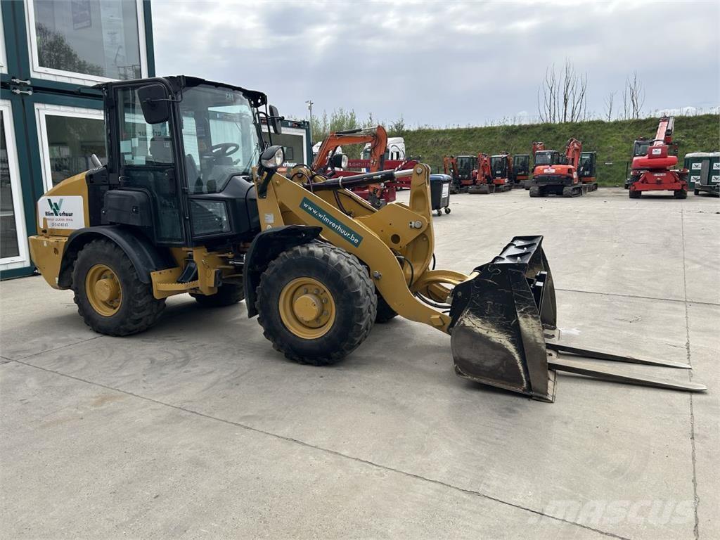 CAT 906M (8758) 多功能裝載機