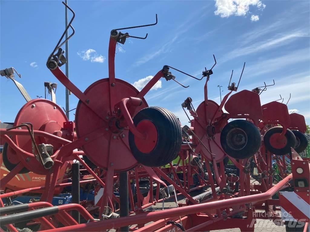 Lely Lotus 1250 耙與翻草機