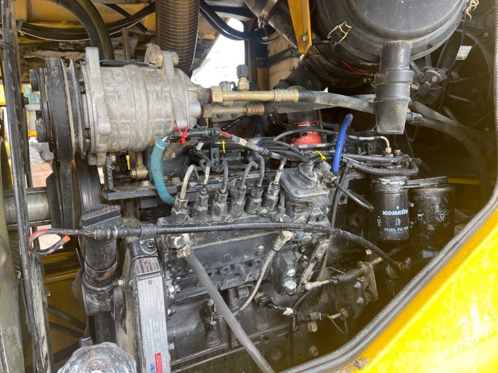 Komatsu WA 270-3 輪胎式裝載機