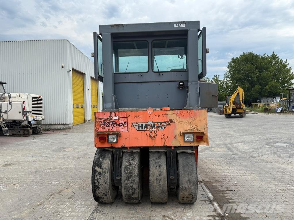 Hamm GRW 15 膠輪滾壓機