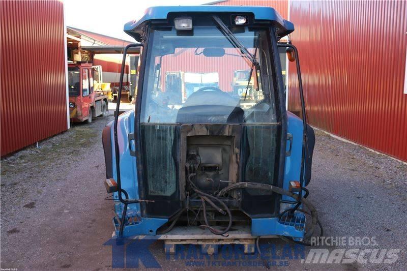 New Holland 8870 駕駛室與內部
