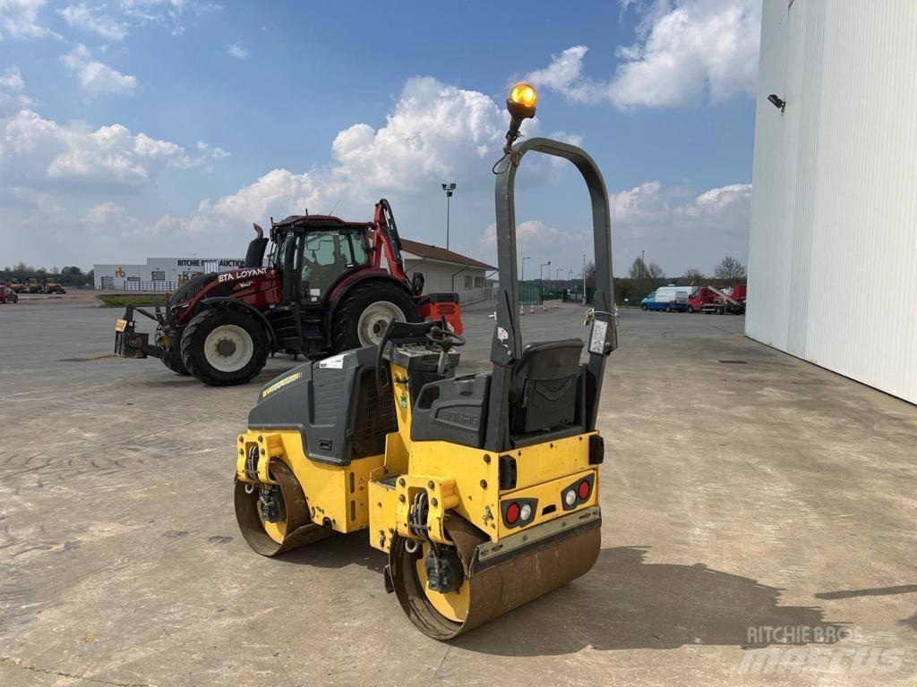 Bomag BW 100 AD M-5 雙輪滾壓機