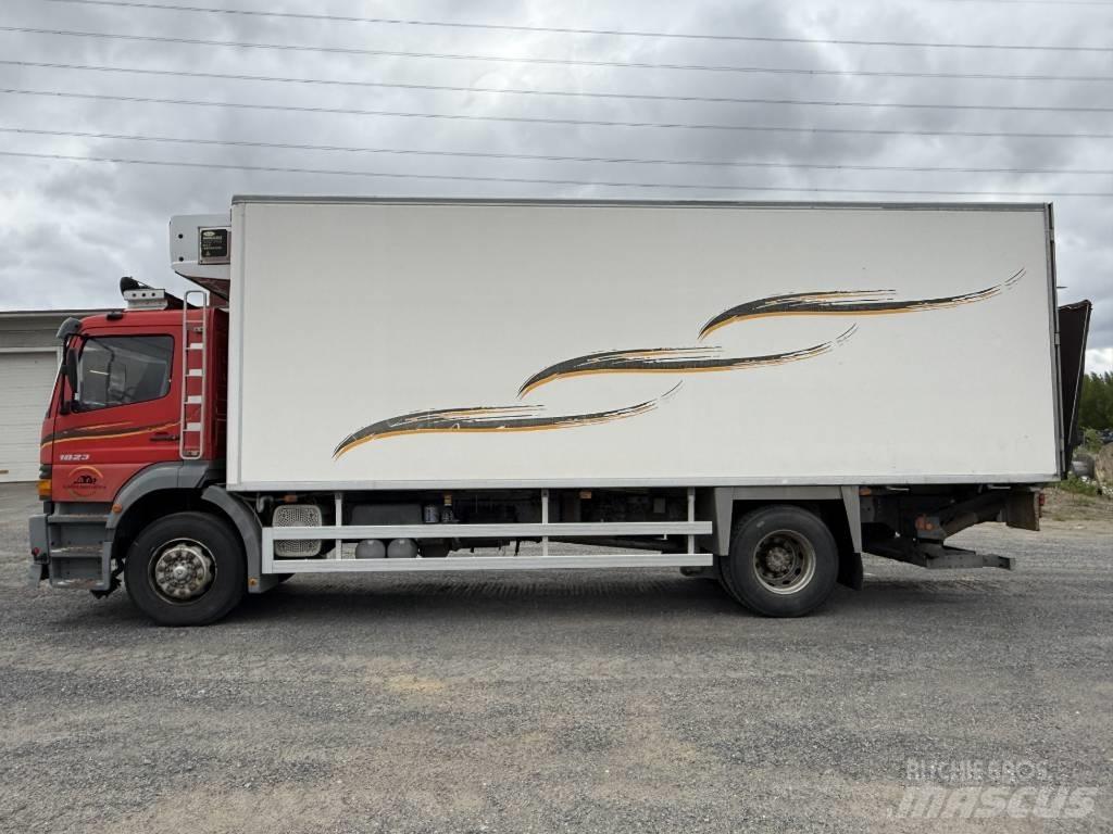 Mercedes-Benz 1823 貨箱式卡車