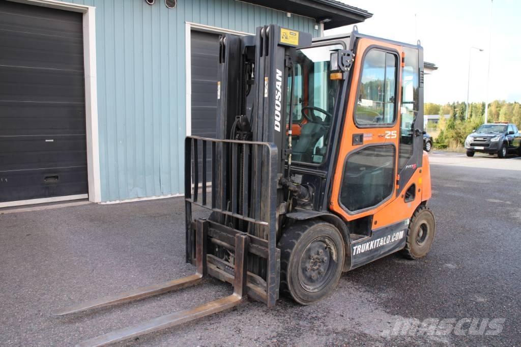 Doosan D 25 S 柴油卡車