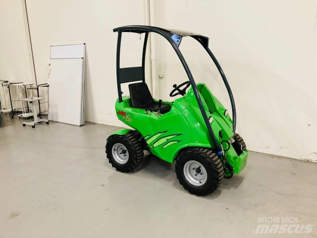 Avant 220 小型裝載機