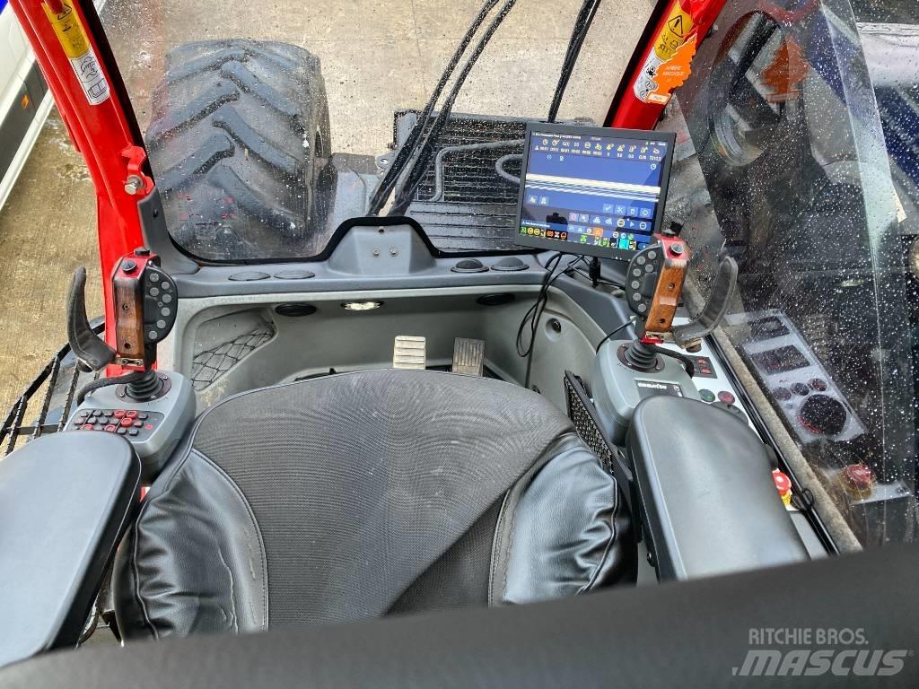 Komatsu 951 收穫機