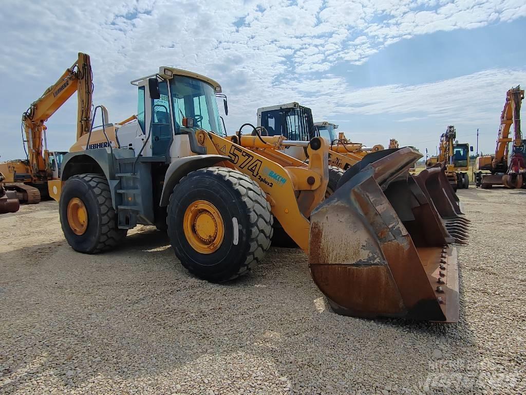 Liebherr 574 輪胎式裝載機