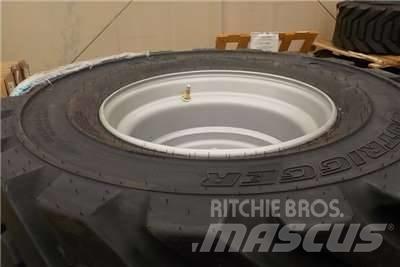 JLG Tyres 輪胎、車輪和輪圈