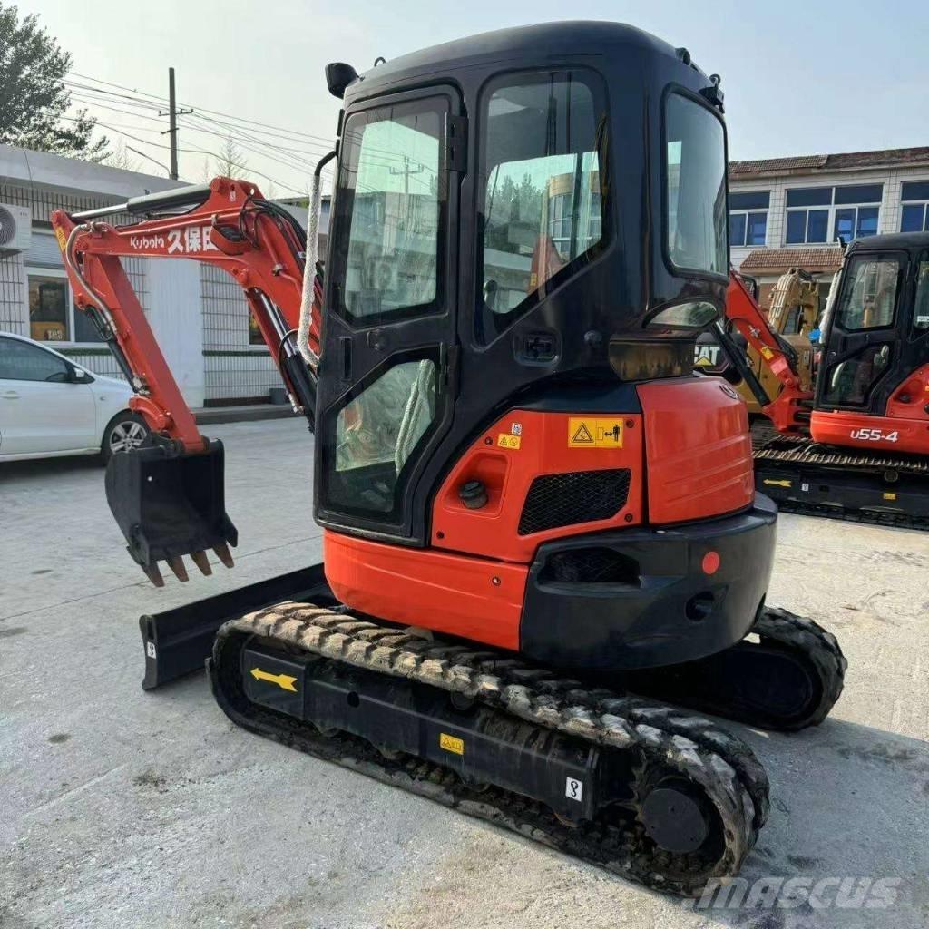 Kubota U 35 小型挖土機/掘鑿機<7t(小型挖掘機)