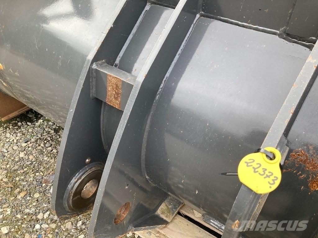 CASE 821 Skovl 輪胎式裝載機
