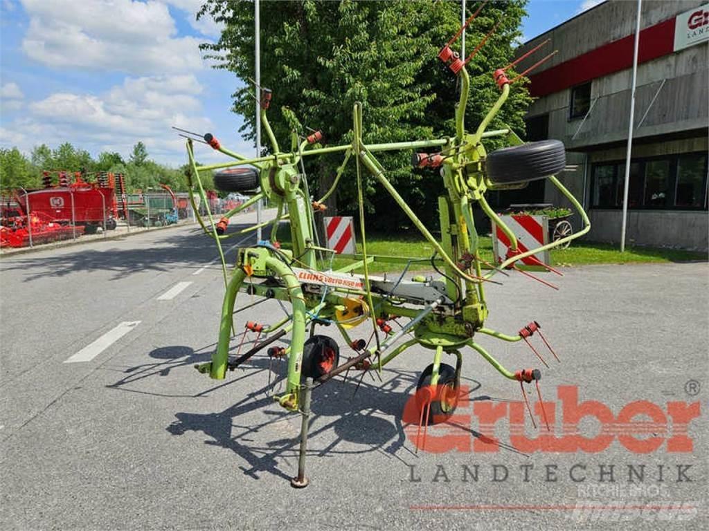 CLAAS Volto 550 HR 耙與翻草機