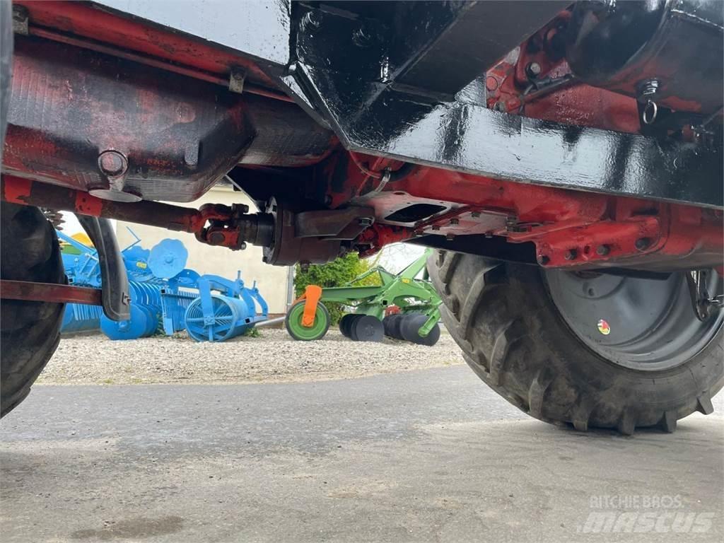 Belarus MTS 82 + FL 曳引機