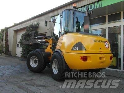Volvo L25-B 輪胎式裝載機