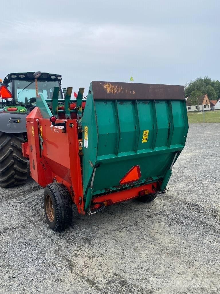 Kverneland KD832 草捆撕碎機、切割機、拆袋機