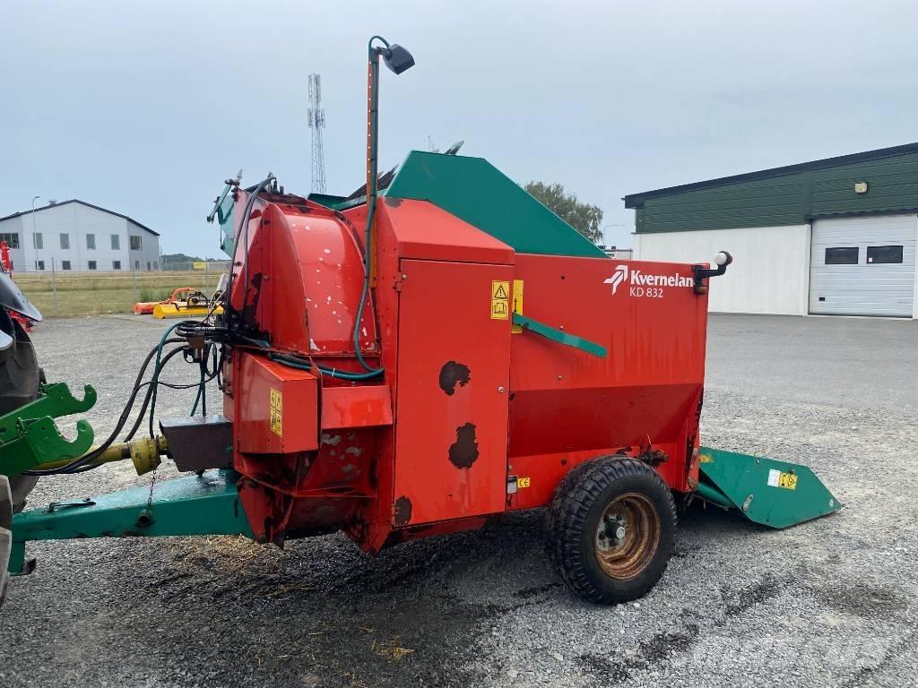 Kverneland KD832 草捆撕碎機、切割機、拆袋機