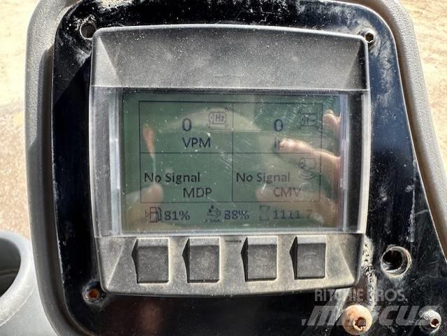 CAT CS 56 B 單輪滾壓機