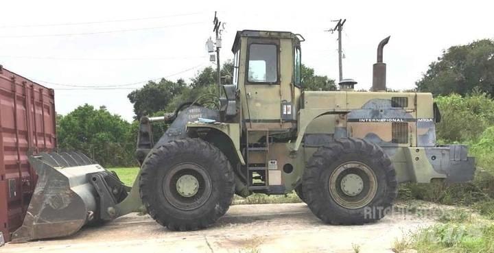 International M10 輪胎式裝載機