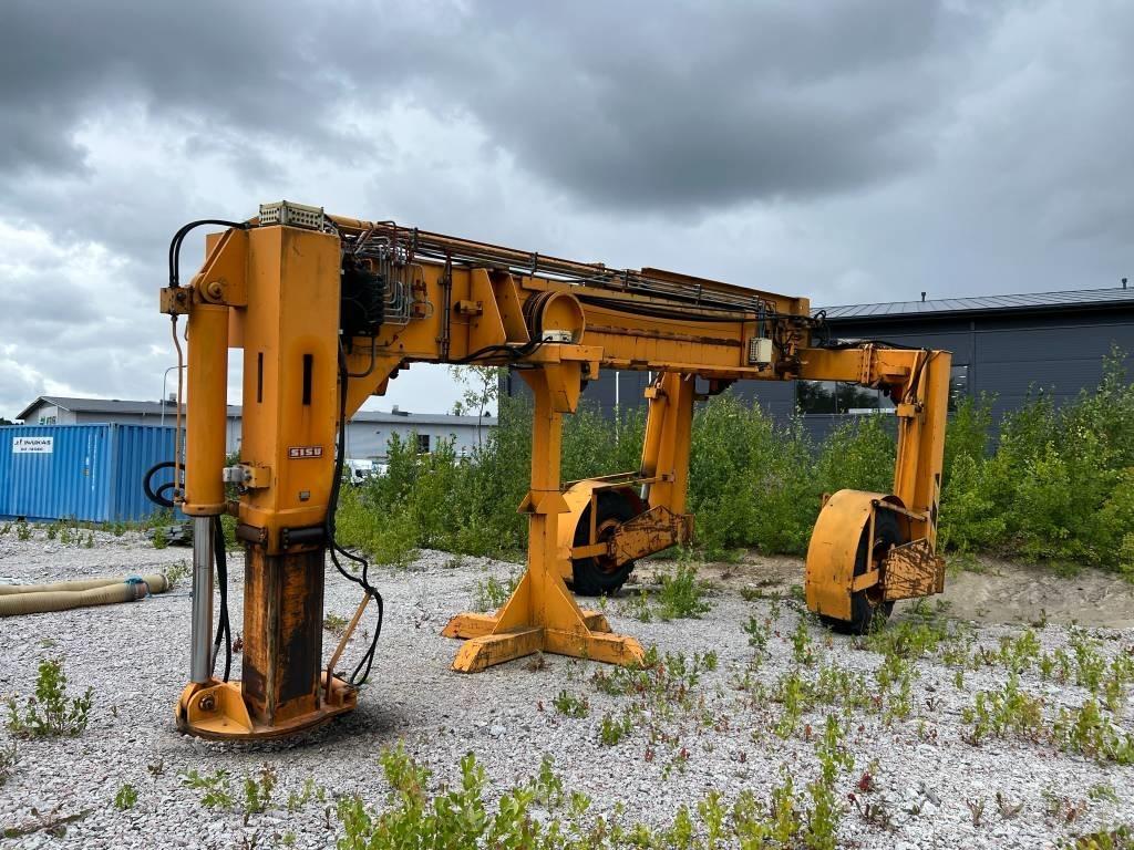 Sisu FC-45 HB 貨櫃搬運機