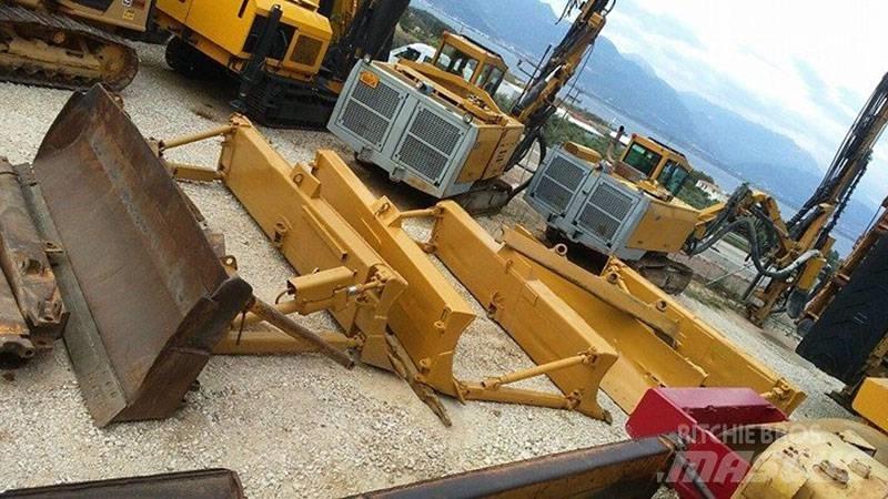 CAT D7E, D7F, D7G 鏟刀