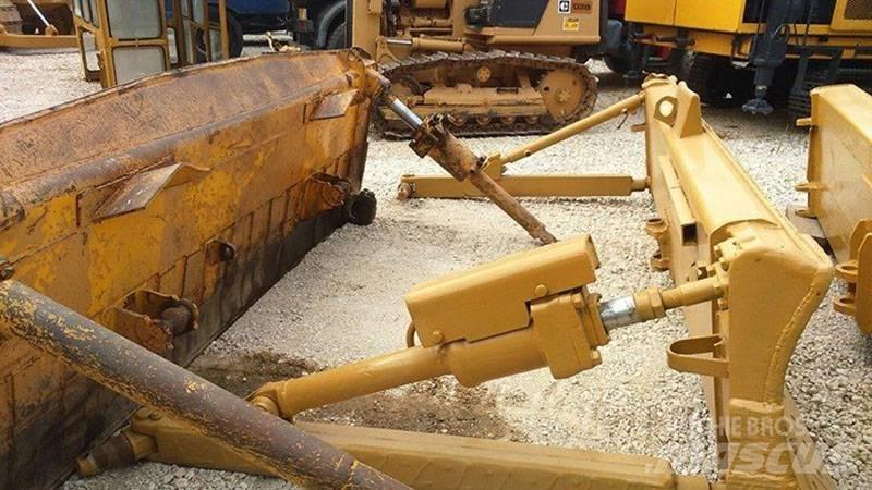 CAT D7E, D7F, D7G 鏟刀