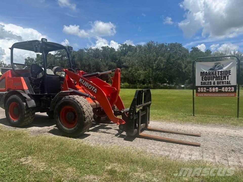 Kubota R 530 輪胎式裝載機