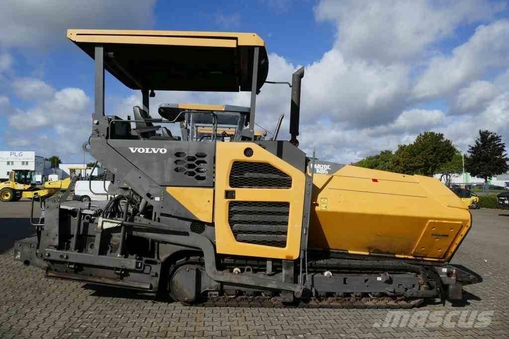 Volvo ABG P 6820  C 瀝青攤舖機/鋪路機