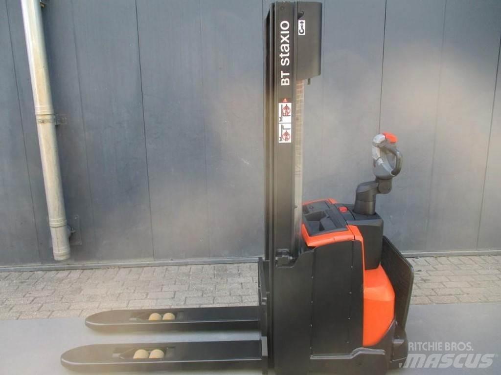 BT SWE 100 行走控制式堆積機