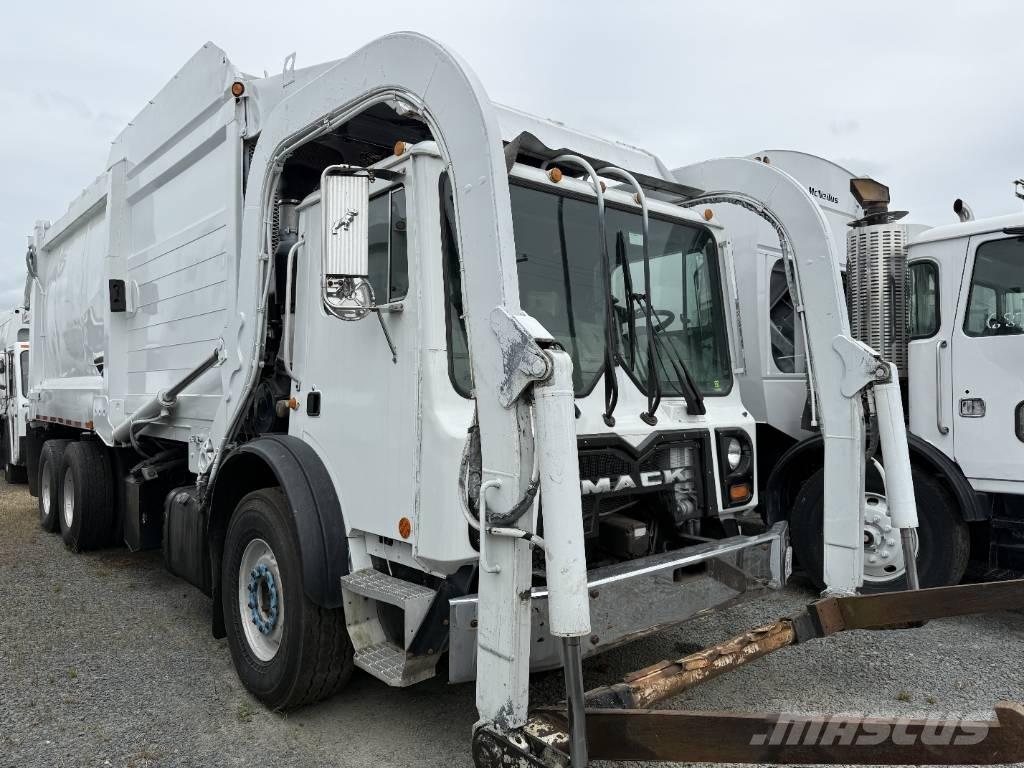 Mack MRU 613 垃圾車