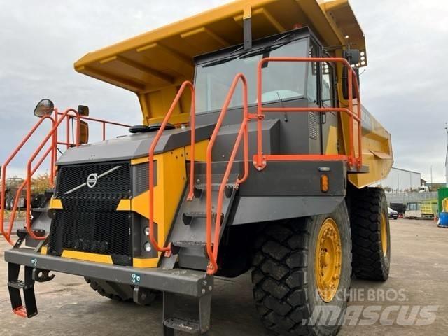 Volvo R60D 剛性傾卸卡車