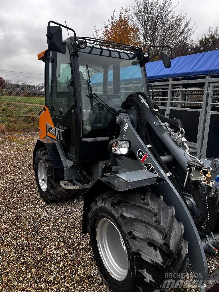 GiANT G3500 小型裝載機