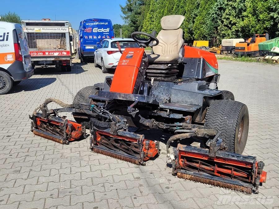 Jacobsen 305 裝載與牽引式割草機