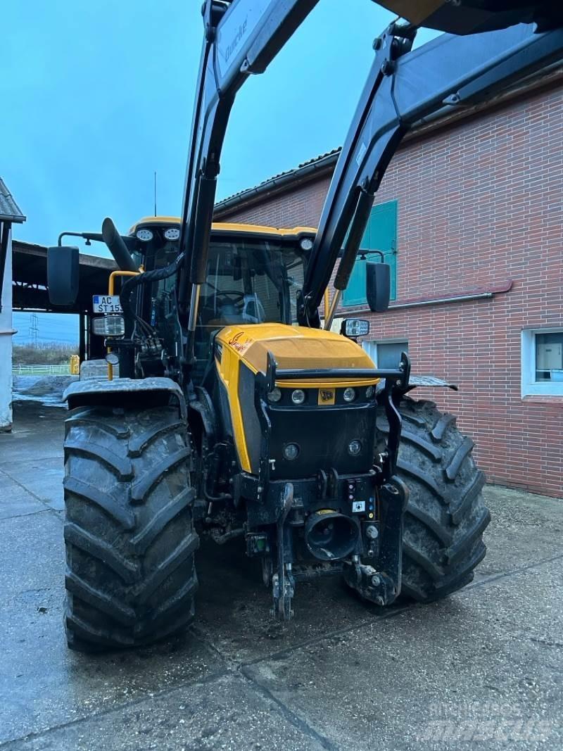 JCB Fastrac 4220 曳引機