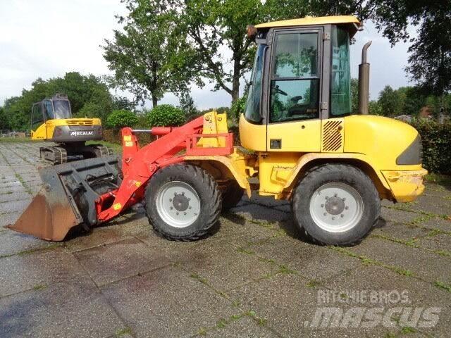 Volvo L30 輪胎式裝載機