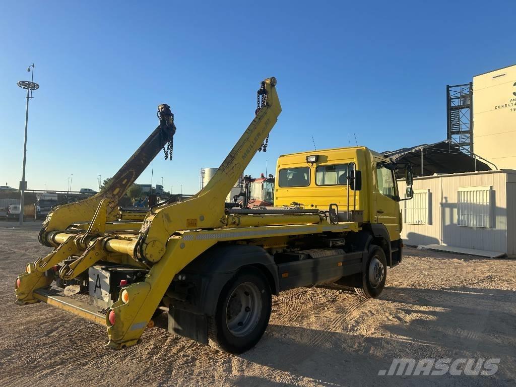 Mercedes-Benz 1530 儲存用貨櫃