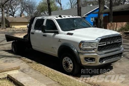 RAM 4500 TRADESMAN 平板式/側卸式卡車