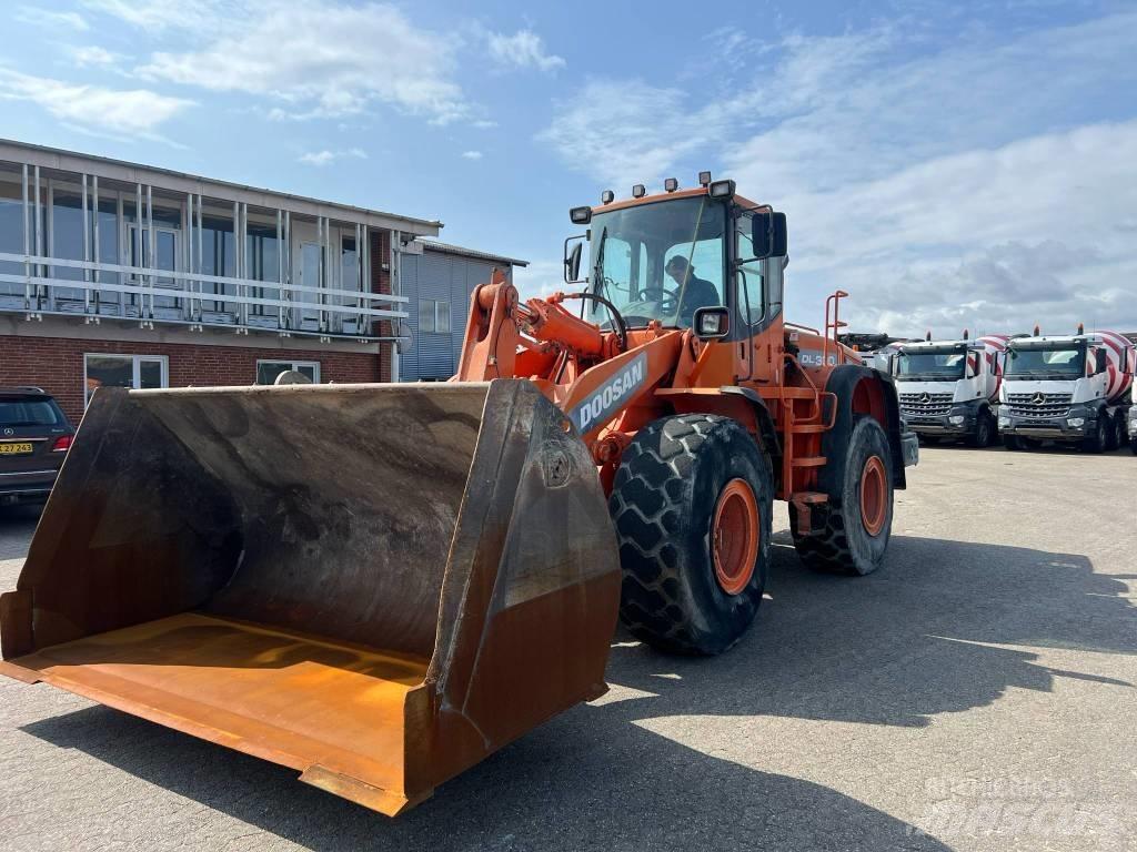 Doosan dl 300 輪胎式裝載機