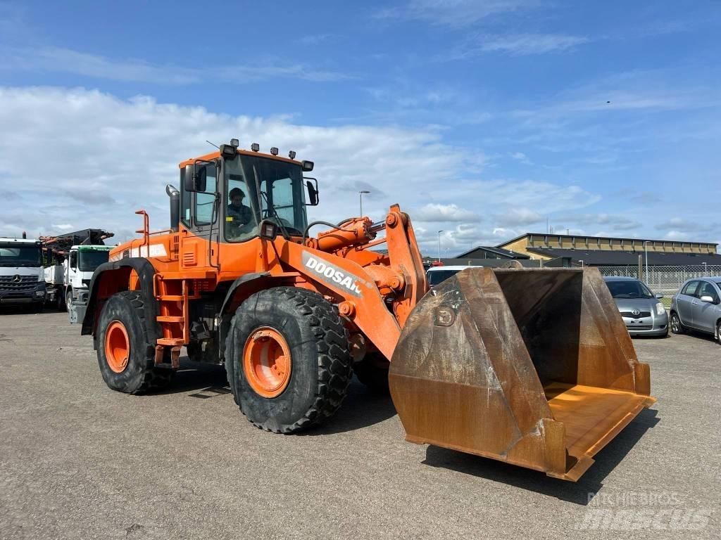 Doosan dl 300 輪胎式裝載機
