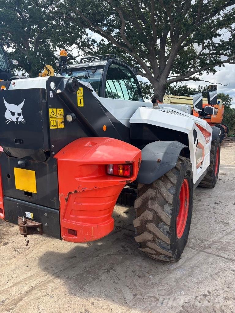 Bobcat T40.180 伸縮臂操作車