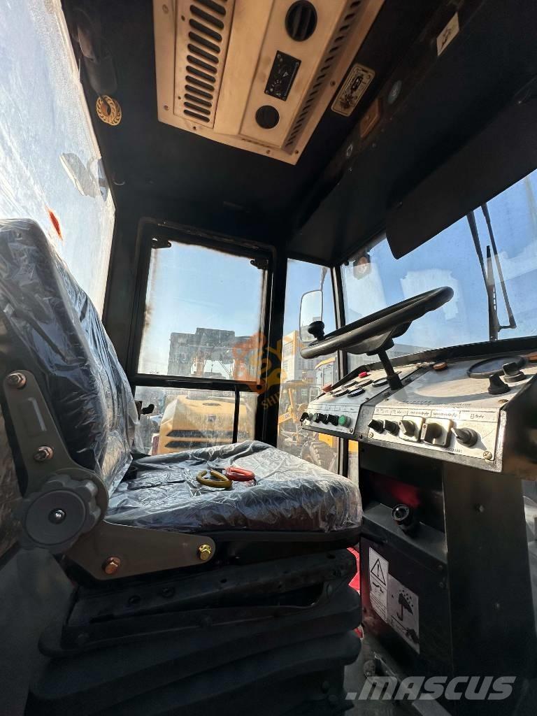 XCMG XD 103 土壤壓實機