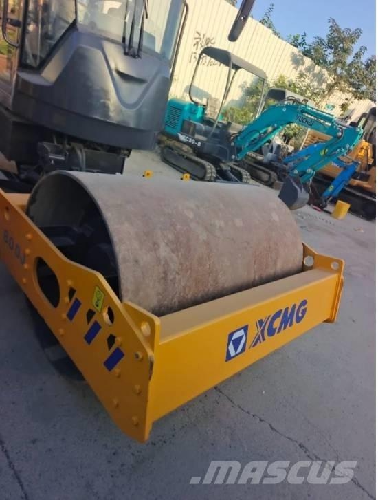 XCMG XS 800 J 單輪滾壓機