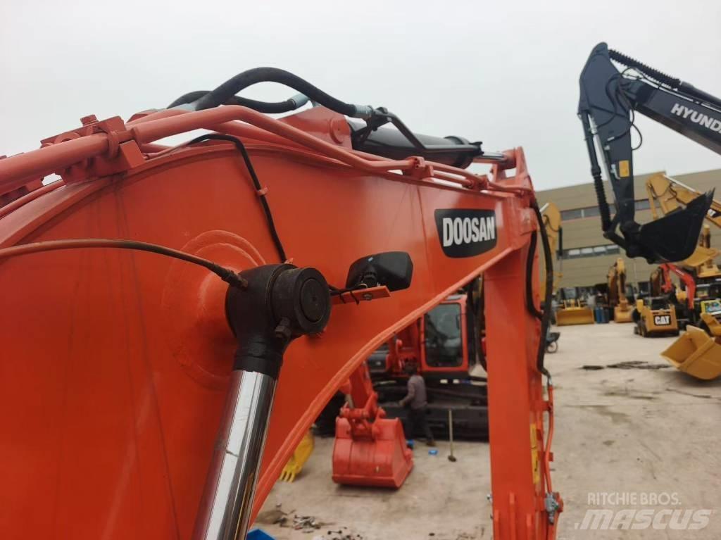 Doosan DX 140 履帶式 挖土機/掘鑿機/挖掘機