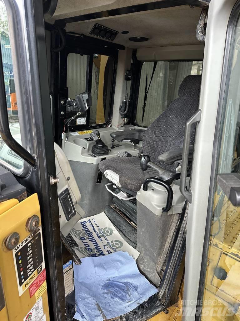 CAT D 6 T LGP 履帶推土機