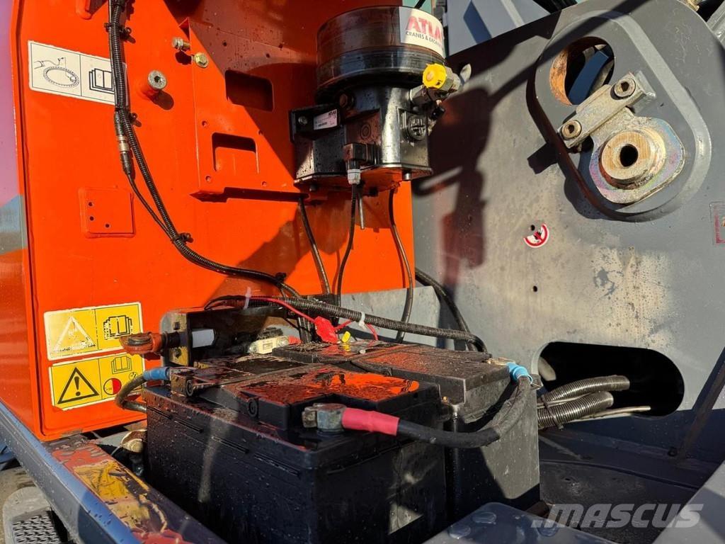 Atlas 250 MH 廢棄物/工業用操作車