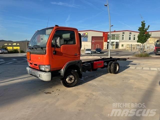 Nissan Cabstar E 廂式貨物運輸車