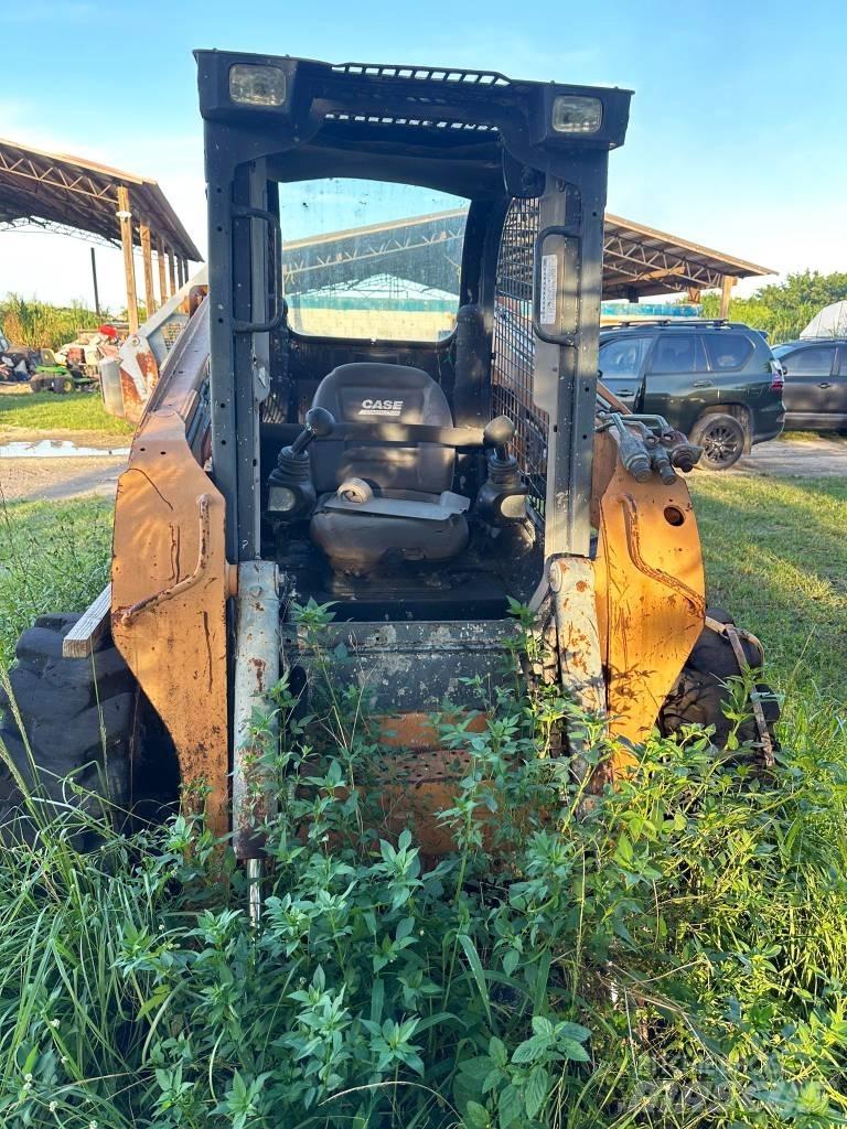 CASE SR 250 滑移轉向裝載機
