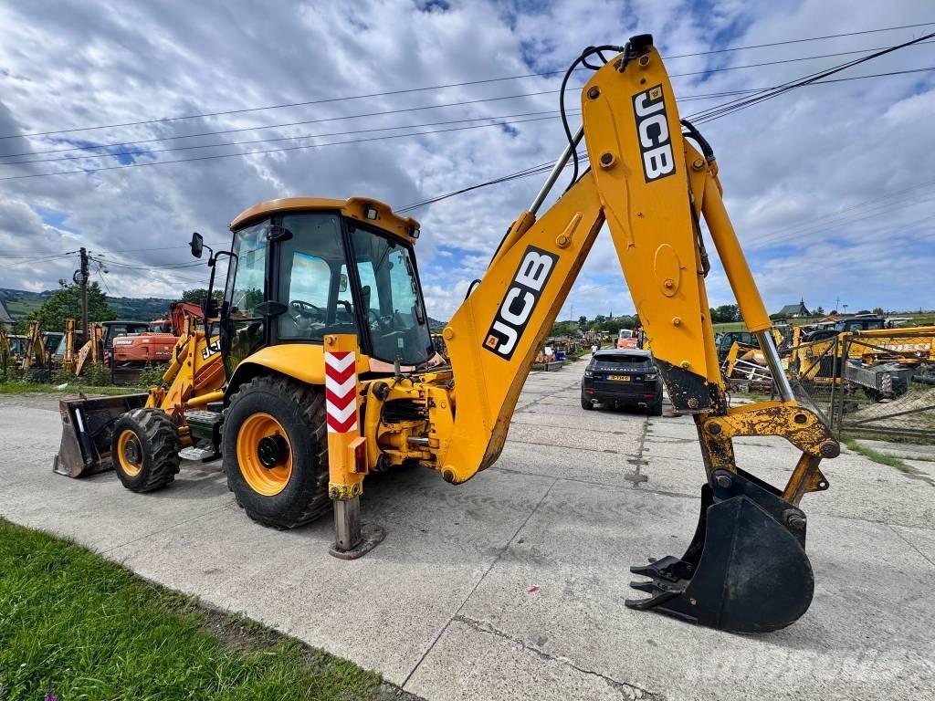 JCB 3CX 反鏟裝載機