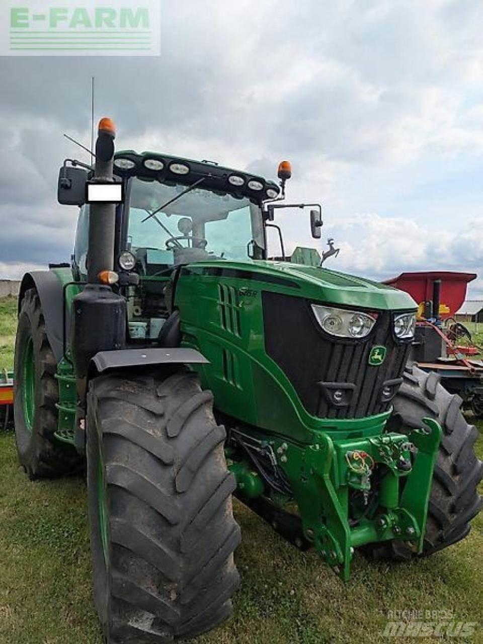 John Deere 6215 r 曳引機